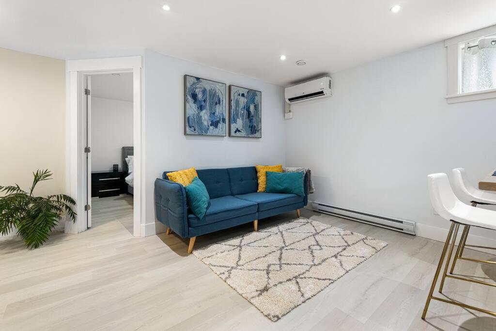 Beautiful 1 Bedroom Apartment - Private Entrance Moncton Kültér fotó